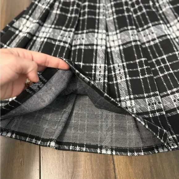 Sz L Plaid Black & White Pleated Checkered Elastic Waist Mini Skirt Y2K Flowy - Picture 4 of 7